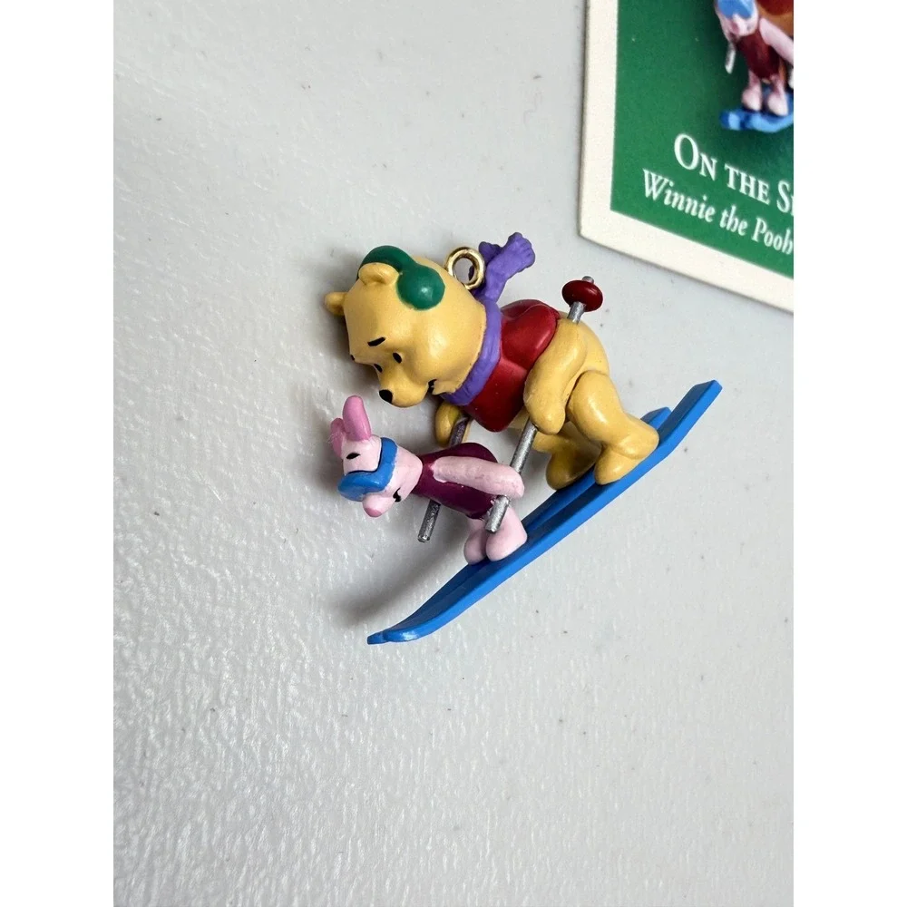 Hallmark Keepsake 2002 Winnie the Pooh Piglet On the Slopes Miniature Ornament